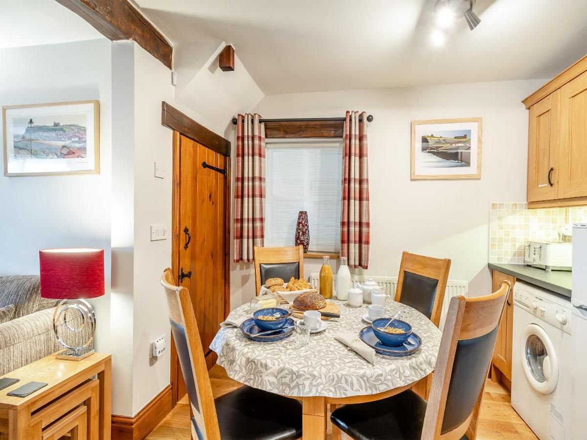 Nans Cottage - Uk43350 วิทบี ภายนอก รูปภาพ
